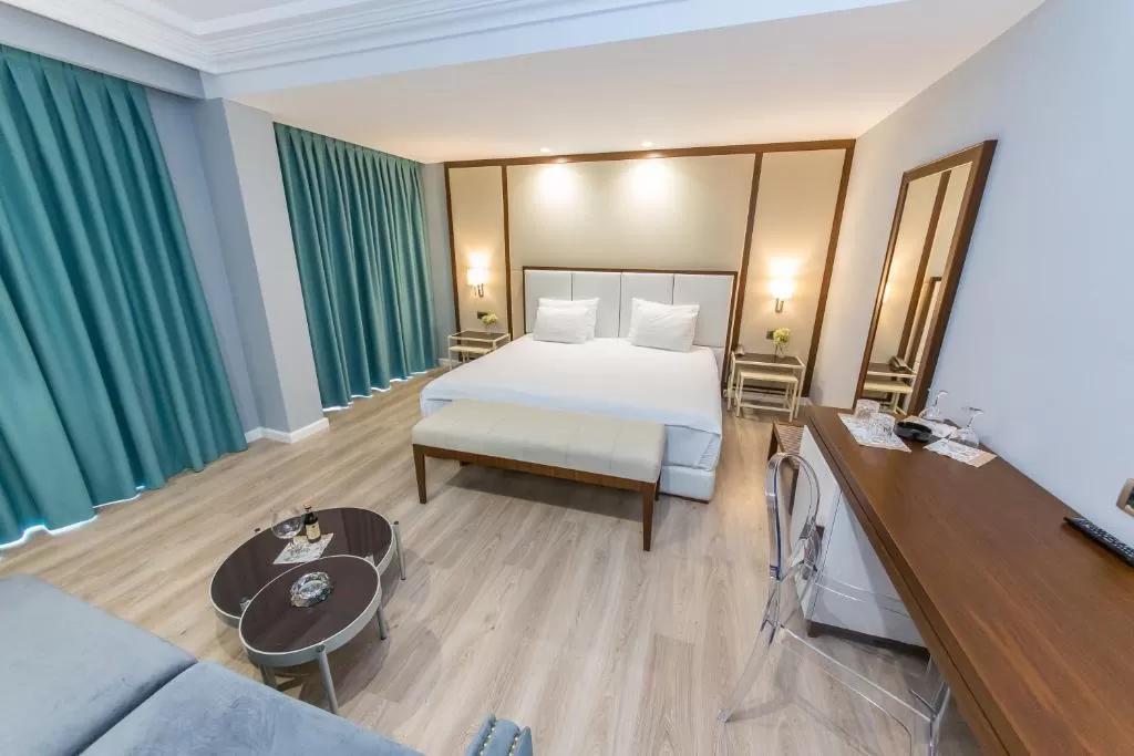 Brilant TRPL STD with balcony 3.jpg